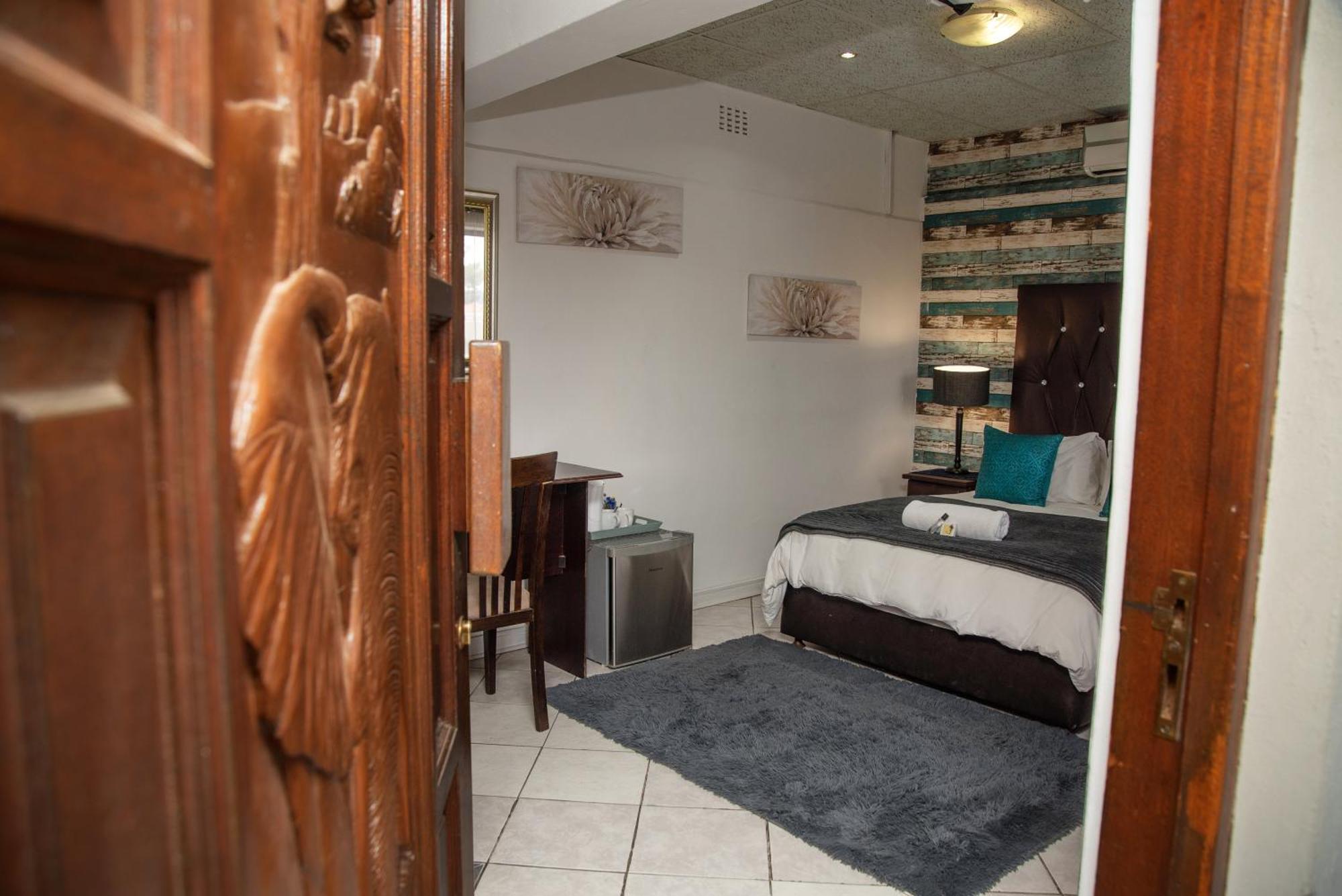 Gold Guest & Conference Bed and Breakfast Welkom Buitenkant foto