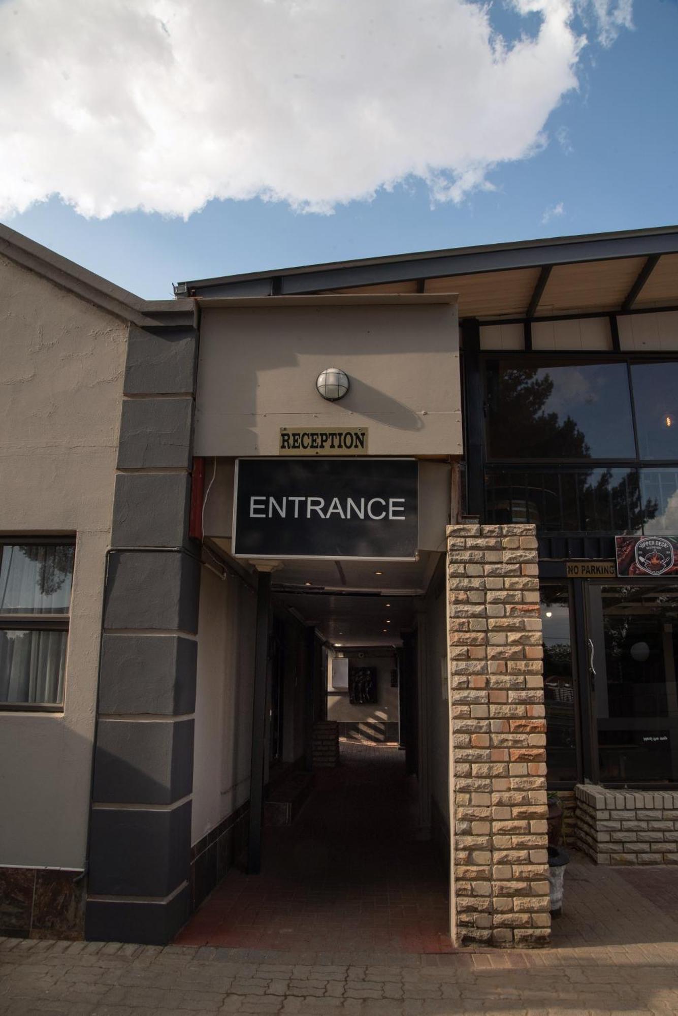 Gold Guest & Conference Bed and Breakfast Welkom Buitenkant foto